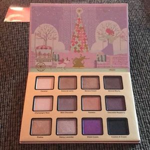 Limited Edition Merry Macarons Palette